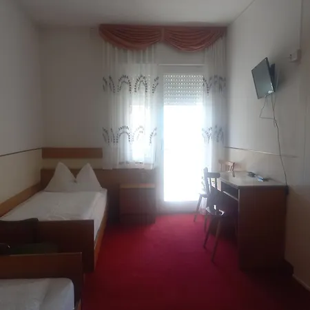 Hotel Lux 3*
