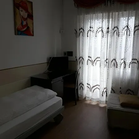 Szálloda Lux 3*