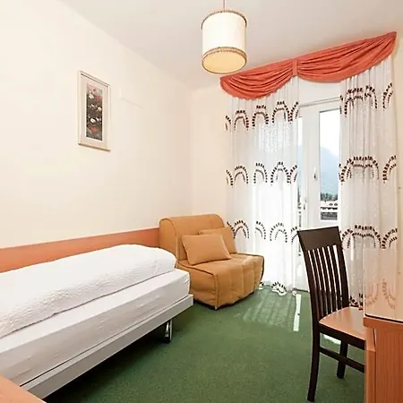 Lux Hotel 3*