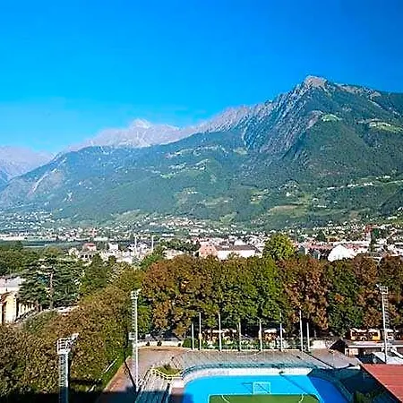 Hotel Lux