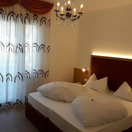 Lux Hotel