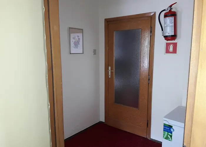 Lux فندق ميرانو